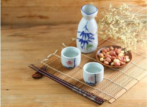 不懂酒的人，千萬(wàn)不要輕易嘗試醬香型白酒